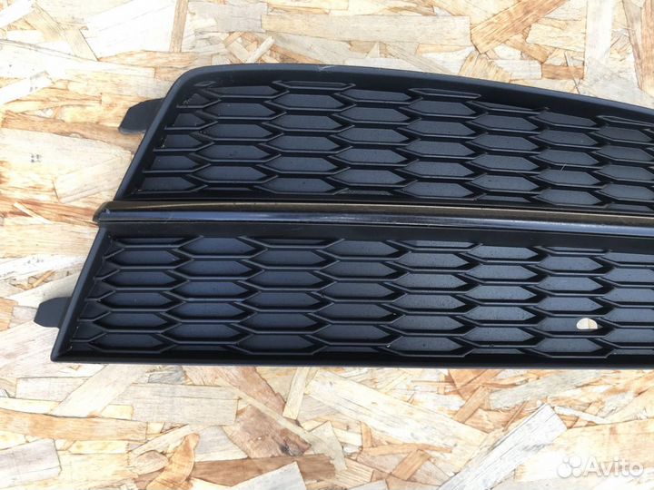 Решётка в бампер правая Audi A6 C7 2014-2018