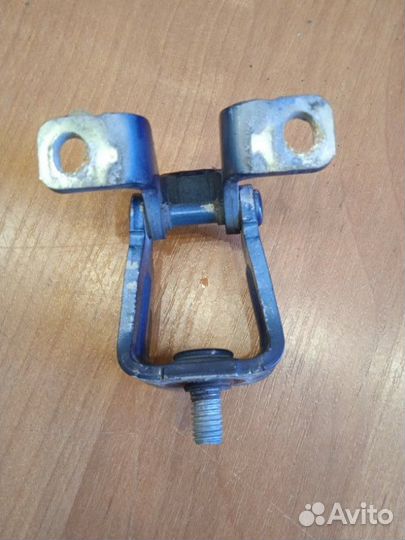 Петля двери багажника Volkswagen Polo хетчбек cggb