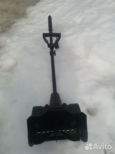 Электроснеголопата