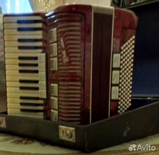 Продам. Аккордеон Weltmeister