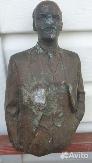 Бюст В.И. Ленин