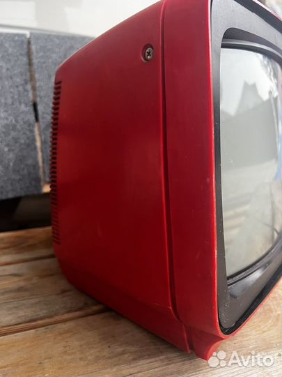 Телевизор Universum SK3256