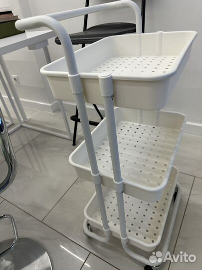 Тележка на колесах