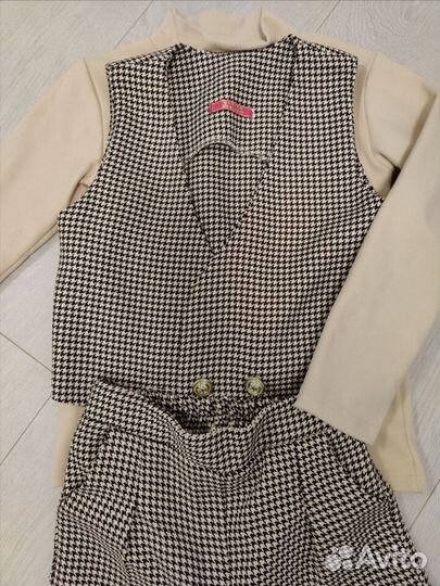 Костюм на девочку тройка