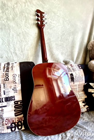 Акустическая гитара