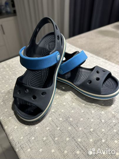 Сандалии crocs c9