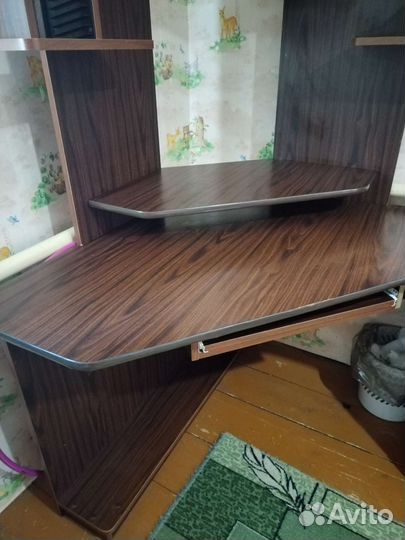 Компьютерный стол