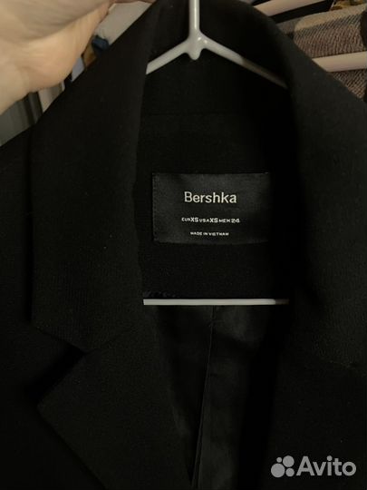 Пиджак короткий Bershka