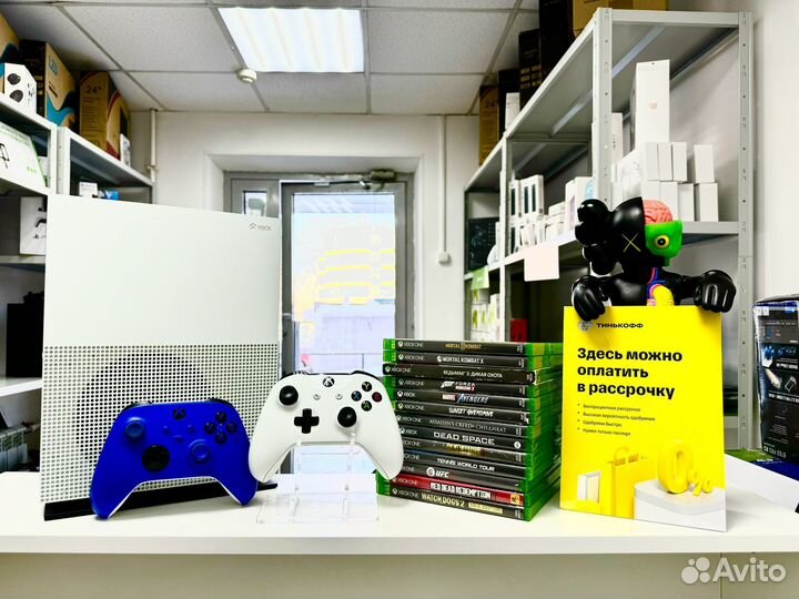 Xbox One S + FC 24 + 500 игр