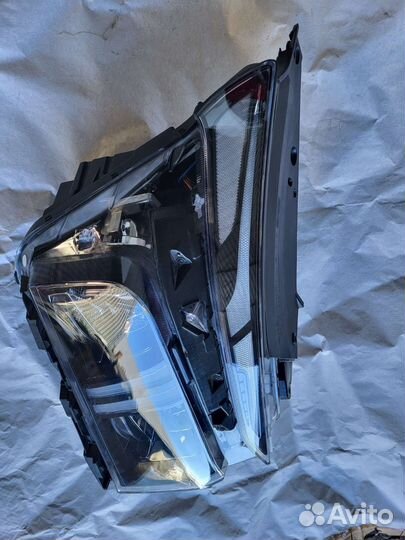 Hyundai santa fe 4 с 20г. Фара правая