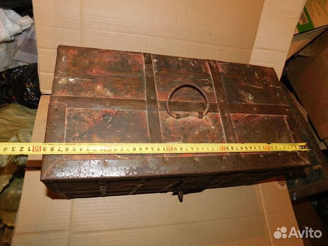 Антикварный, миниатюрный,красивый сундучок-ларец Р