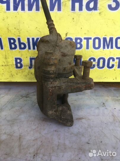 Суппорт тормозной передний правый Nissan Almera