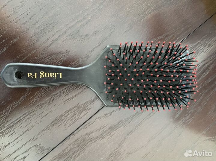 Массажная щётка для волос