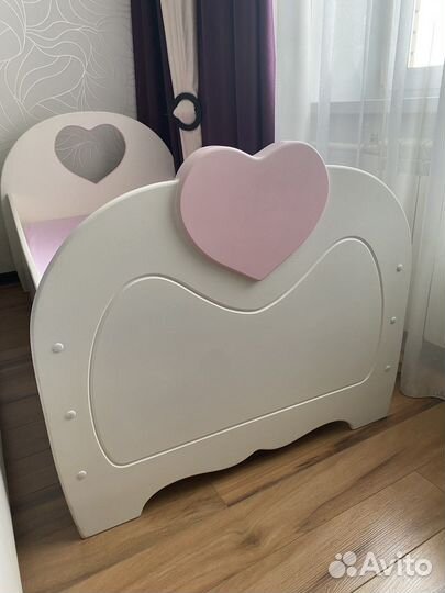 Детская кроватка с матрасом и бортиками
