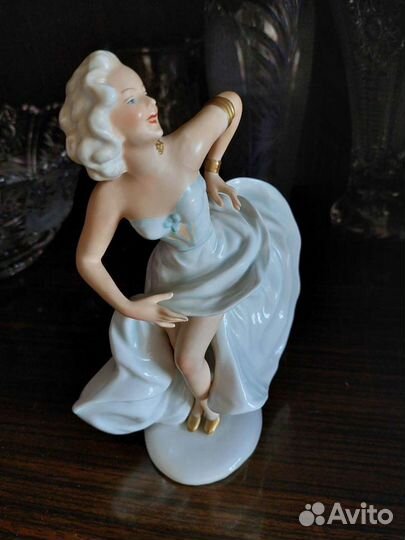 Статуэтка фарфоровая танцовщица. Германия