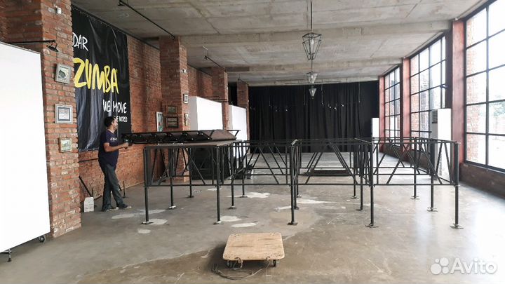 Прокат подиумов и сцен для уличных мероприятий