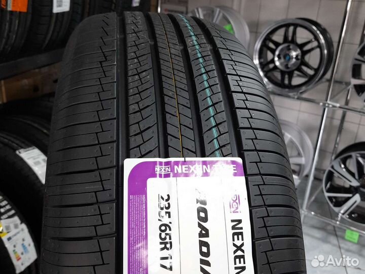 Nexen Roadian GTX 235/65 R17