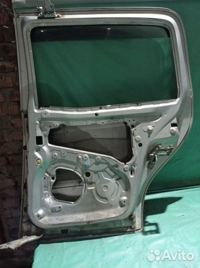 Сдвижная дверь задняя правая Toyota Raum