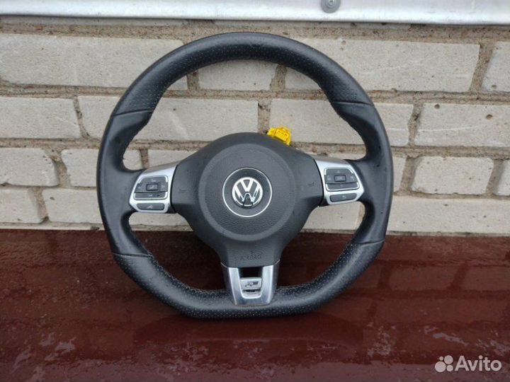 Руль Volkswagen Tiguan 1 2007-2016