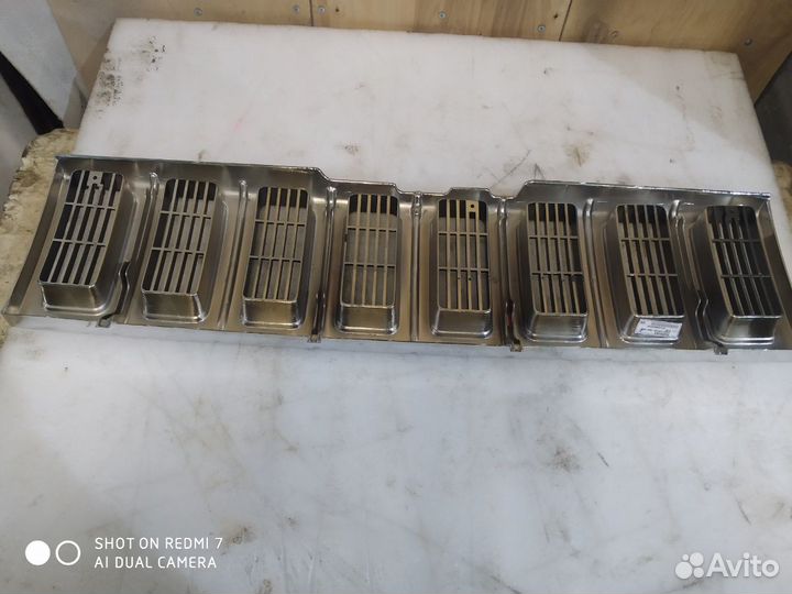 Решетка радиатора Jeep Grand Cherokee zj