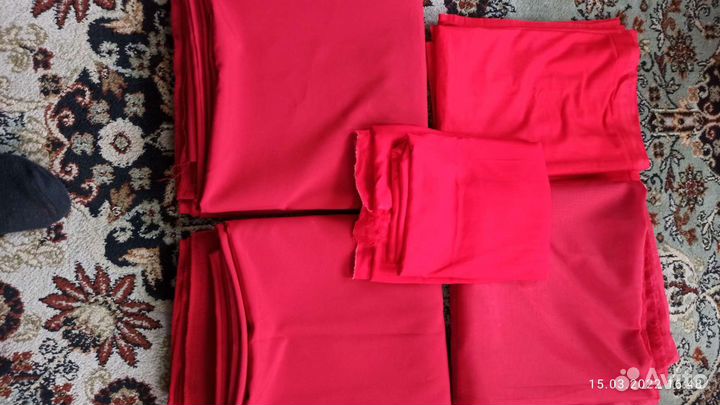 Ткань красная