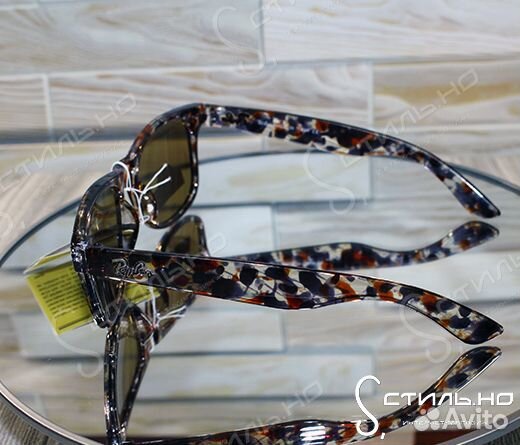 Солнцезащитные очки Ray B.wayfarer