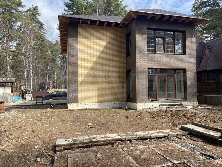 Дом 220 м² на участке 7 сот.