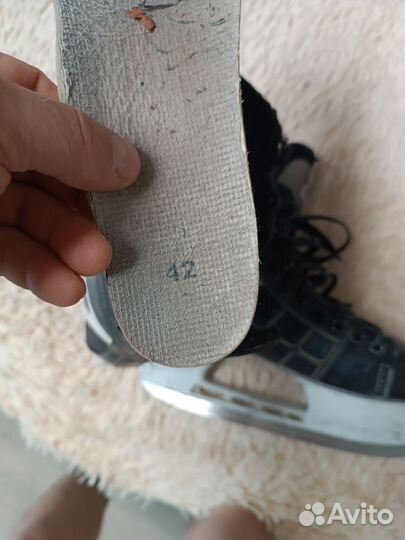 Коньки хоккейные