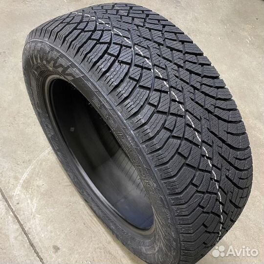 Nokian Tyres Hakkapeliitta R5 215/55 R17 98