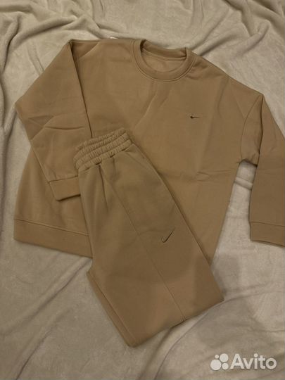 Женский сапортивный костюм nike