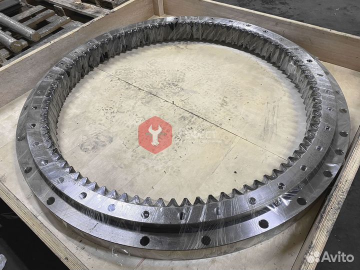 Поворотный круг Komatsu PC300-6