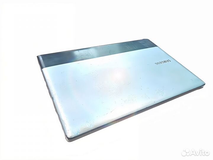 Игровой ноутбук Samsung i3 /8 г.б./gt 520m