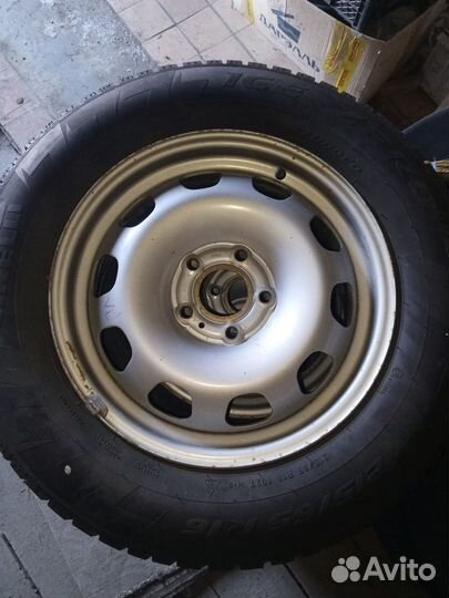 Pirelli Ice Zero 215/65 R16