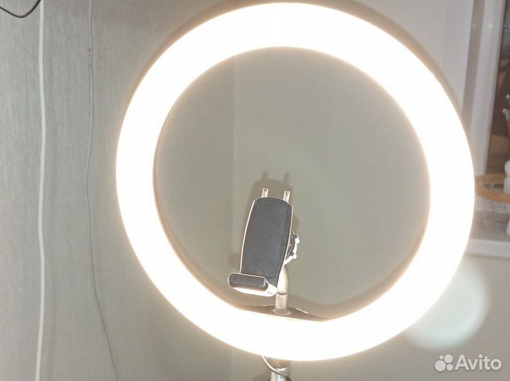 Кольцевая лампа со штативом бу