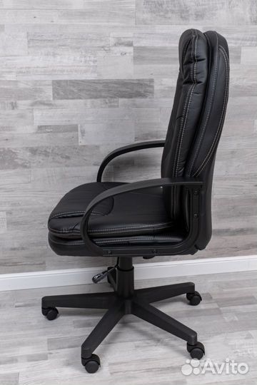 Кресло из экокожи