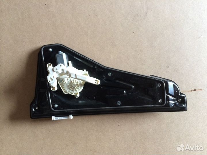 Стеклоподъёмник задний правый Range rover sport