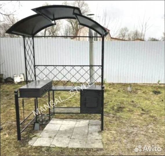 Мангал с крышей