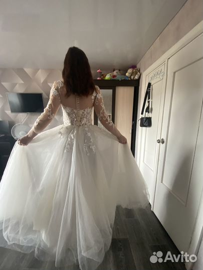 Свадебное платье