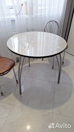 Стол обеденный круглый