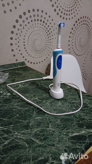 Электрическая щётка OralB