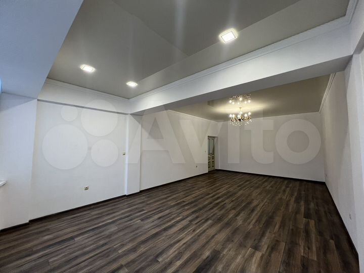 2-к. квартира, 93,7 м², 4/7 эт.