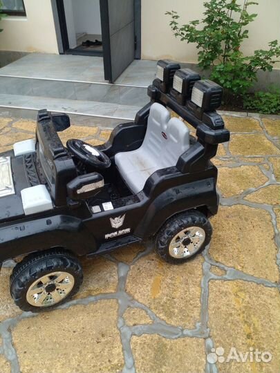 Детский электромобиль бу