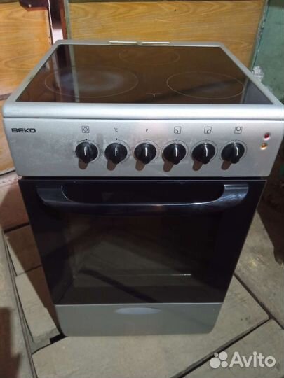 Плита электрическая Beko CS 47100 S бу