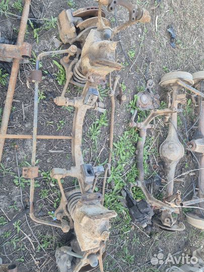 Передняя балка на волгу в сборе