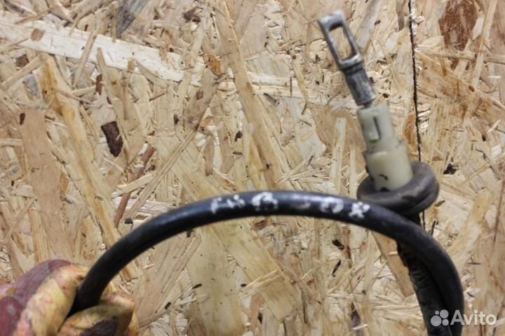 Трос стояночного тормоза Clk 208