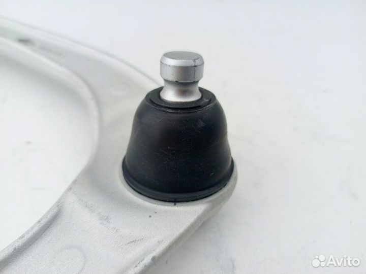 Рычаг подвески верхний передний правый Infiniti