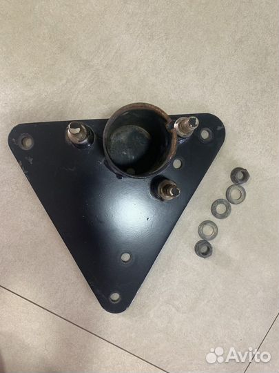 Кронштейн запасного колеса mercedes w463