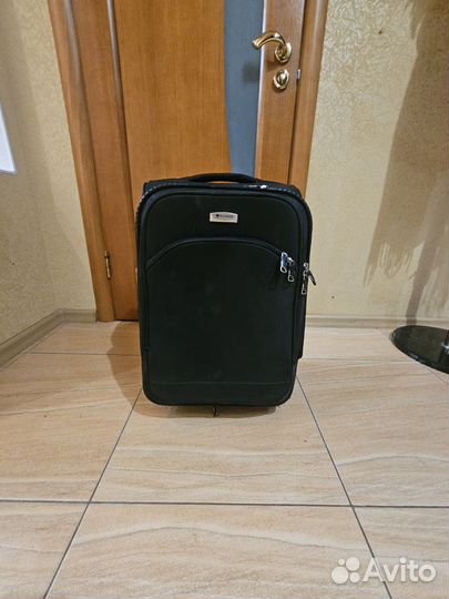 Чемодан на колесах большой