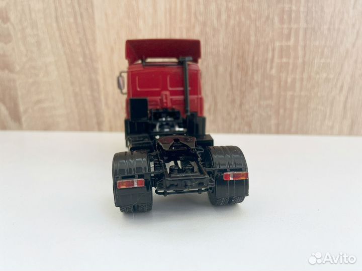 Модель грузовика маз с прицепом,масштаб1/43