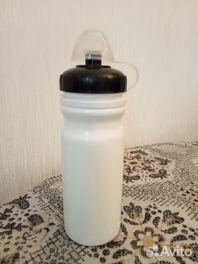 Бутылки пластиковые для спорта и отдыха, новые